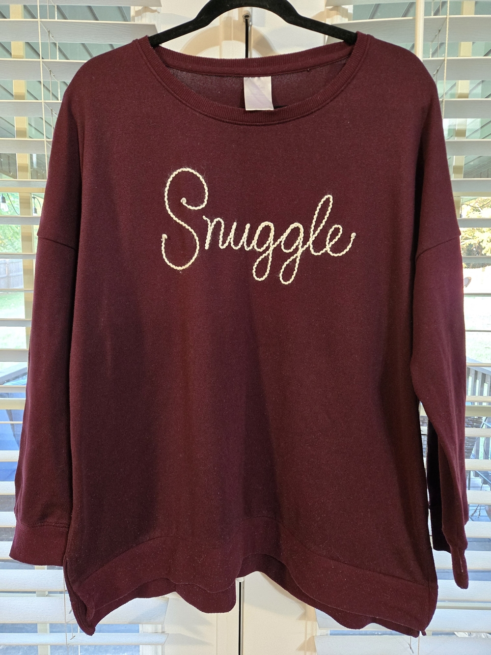 Secret Treasures Cozy Sweatshirt with 'Snuggle' Script Sz 2XL 18-20